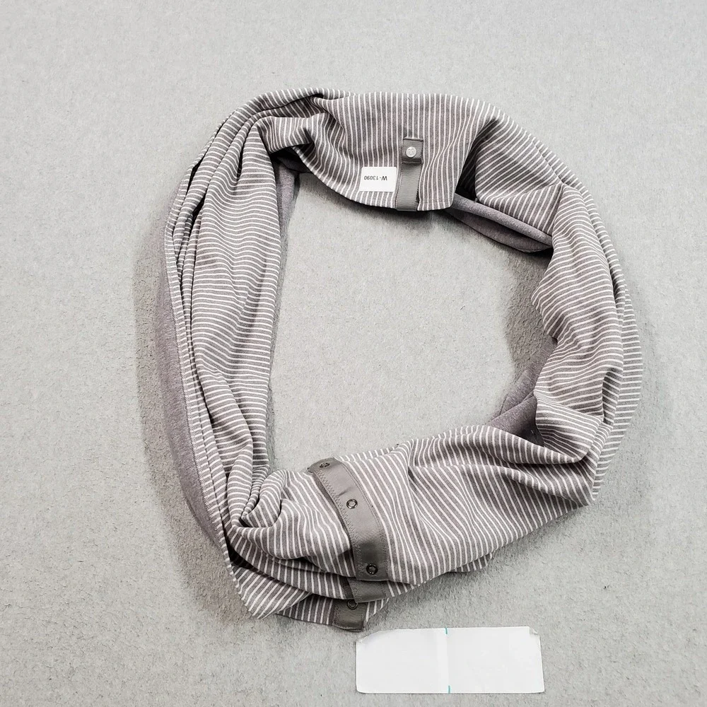 Lululemon Vinyasa Herringbone Infinity Snap Gray Striped Snap Button Logo